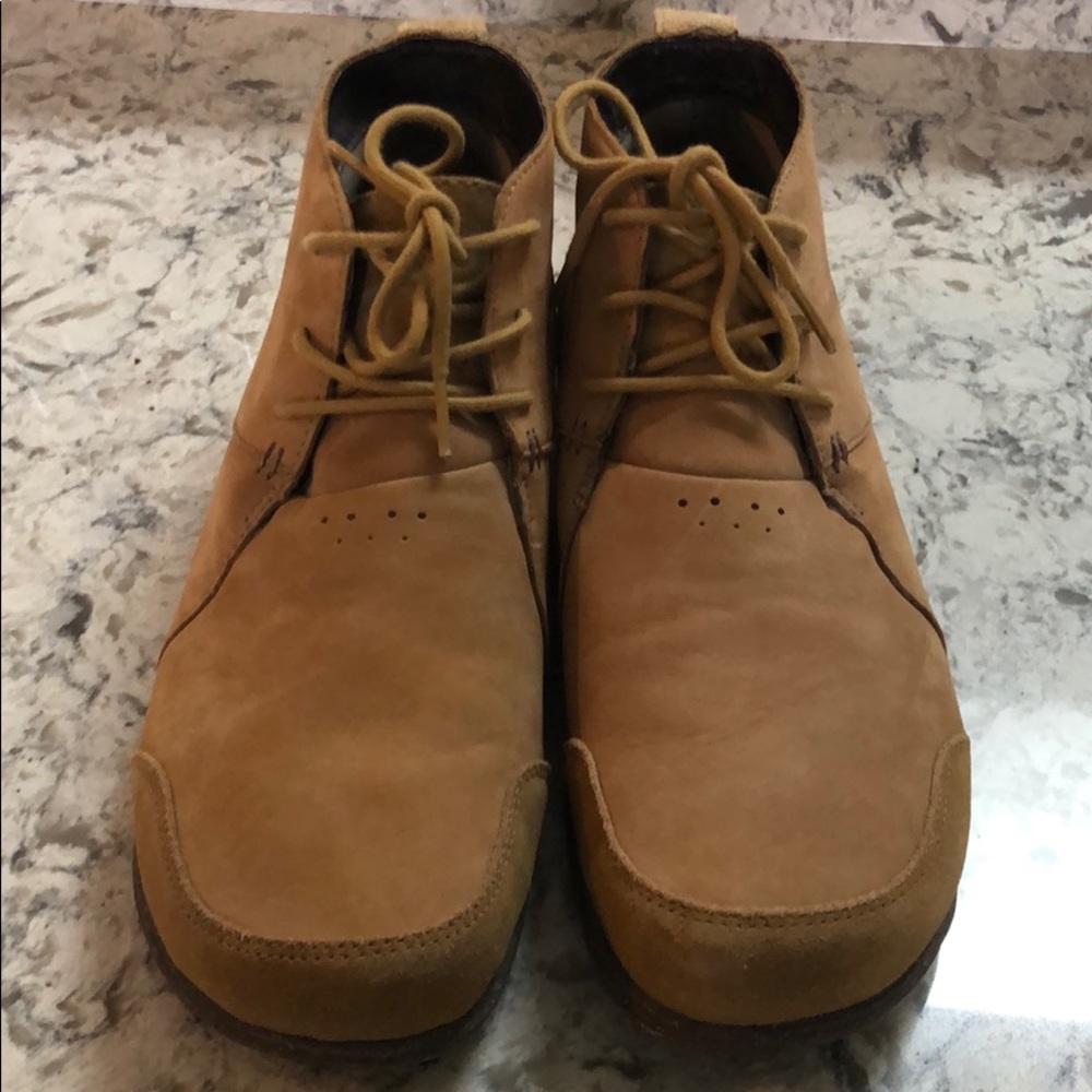 The North Face Men’s tan chukka boots. Brand new!